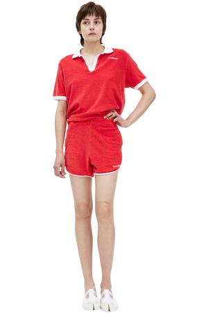 Красные шорты с логотипом