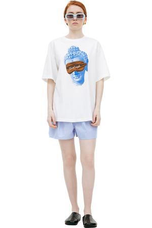 Белая футболка с принтом