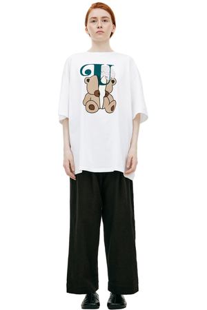 Белая футболка с принтом