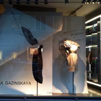 Вика Газинская в парижском бутике Colette 