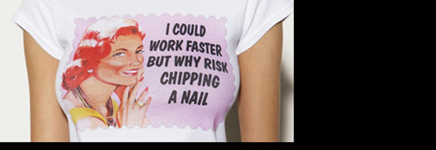 Футболки на разные темы в шоу-руме Begem