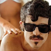 Девендра Банхарт в видео для Oliver Peoples