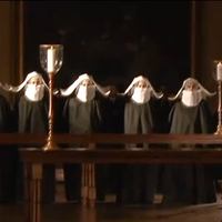 Thom Browne: монашки в библиотеке 