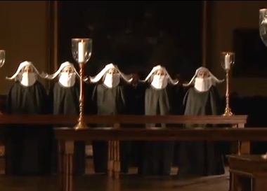 Thom Browne: монашки в библиотеке