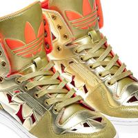 Необычная одежда и обувь для женщин от adidas Originals 