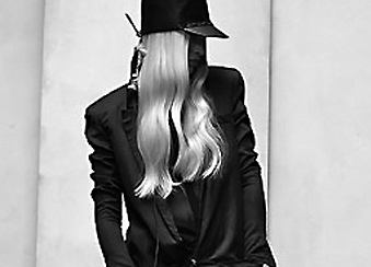  Женская линия Acne в бутике enSuite