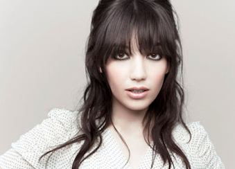 Коллекция платьев Перл Лоу для марки Peacocks