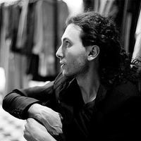 Дизайнер Янис Чамалиди 