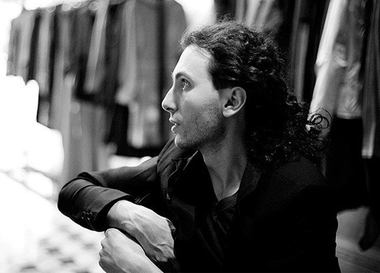 Дизайнер Янис Чамалиди