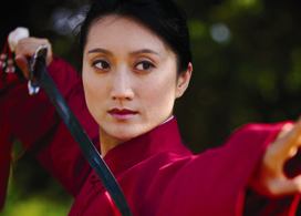 Феминистки против Prada в Гонконге