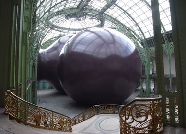  Гигантское лоно Аниша Капура