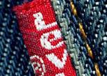 Levi`s® отмечает юбилей торгового знака Red Tab