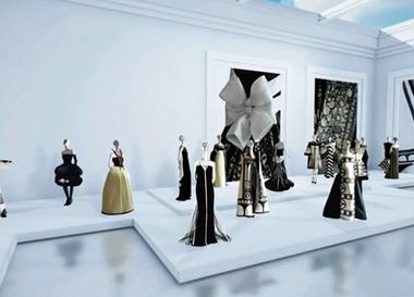 Онлайн-трансляция презентации Валентино