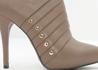 Ботильоны 2012 по особой цене: препродажа в магазинах Centro