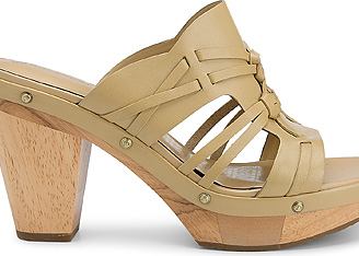  Сабо в магазинах Rockport