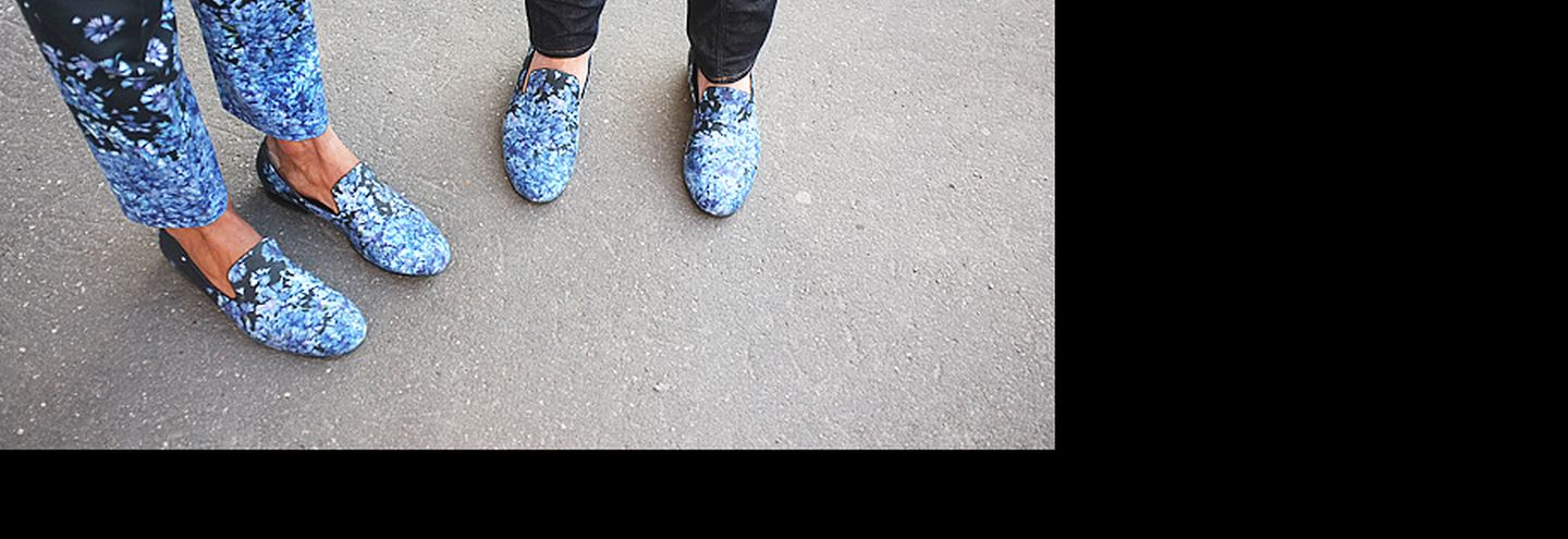 Васильковые слипоны VIVA VOX и техно-инсталляции Josep Bofill