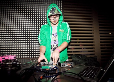 DZA - SURRENDER.ep / Release Party