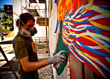  Уличный художник Gola раскрасит стену на Faces&Laces