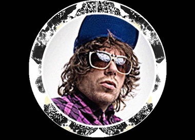 XS Micro: "Точка зрения". Показ "Мужчина, который любил женщин" с Александром Лордом Маэстро Легчаковым