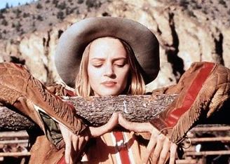 Кинопримерочная: кантри, феминизм и автостоп