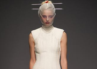Коллекция Gareth Pugh: жестокая драма