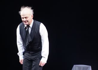 Они бились на перьях в пух и прах, или статский советник против камер-юнкера