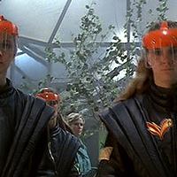 Кинопримерочная: секс-коктейль из спорта, милитари и матриархата 