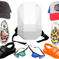 Детали: рюкзак Solid Gray, кеды Kenzo & Vans, очки Spektre 