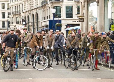 Третий твидовый велопробег в Петербурге