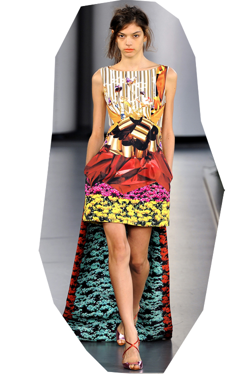 Коктейльные платья Mary Katrantzu можно купить в бутике Runway