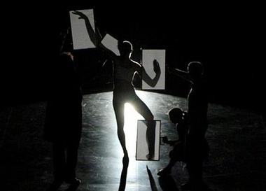 Теневой перформанс «Части тела»  в рамках проекта «Открытая сцена»