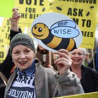 Обращение обнаженной Вивьен Вествуд 