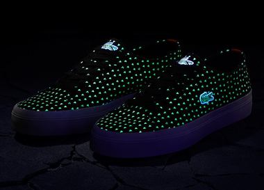 Lacoste создали светящиеся в темноте кеды