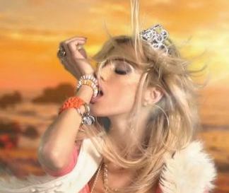  Арт-трэш в музыкальном видео Ани Рубик