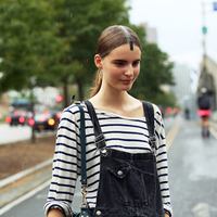 С чем носить джинсовый комбинезон Идеи стиля: