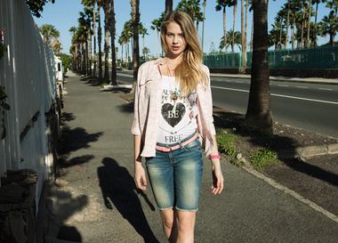 Акция: Скидка на вторую вещь в Colin’s