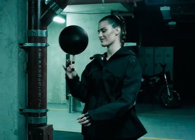 Видео-лукбук коллекции Alexander Wang x H&M