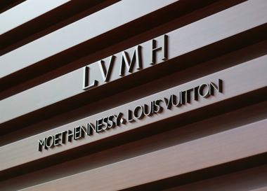  Холдинг LVMH отказался сотрудничать с Amazon