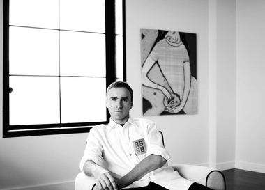  Raf Simons перестает показываться на Неделе моды в Париже и переносит шоу в Нью-Йорк