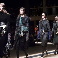 показ Prada Осень/Зима 2016-2017 Видео: