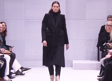 Видео: показ Balenciaga Осень/Зима 2016-2017