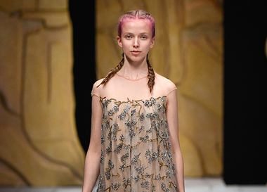 Видео: показ Alena Akhmadullina Весна/Лето 2017