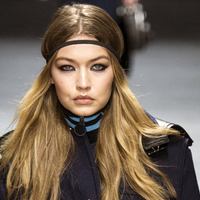 показ Versace Осень/Зима 2016-2017 Видео: