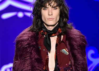 Видео: показ Anna Sui Осень/Зима 2016-2017