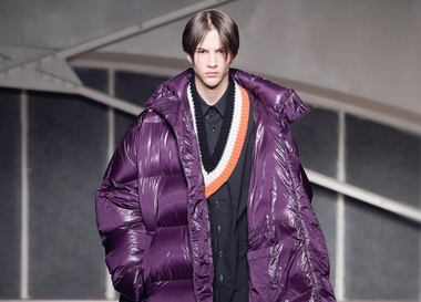 Видео: показ Raf Simons Осень/Зима 2016-2017