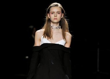 Видео: показ Adeam Осень/Зима 2016-2017