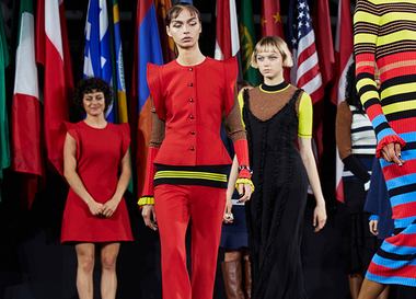 Видео: показ Opening Ceremony Осень/Зима 2016-2017