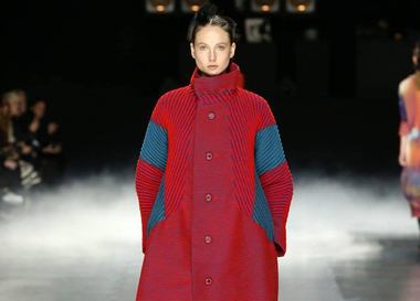 Видео: показ Issey Miyake Осень/Зима 2016-2017