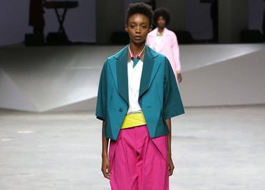 Видео: показ Issey Miyake Весна/Лето 2017