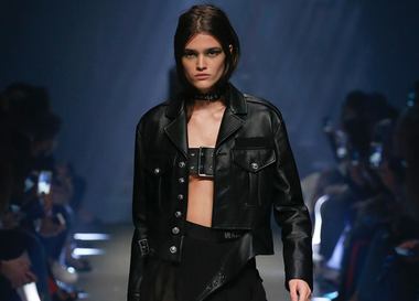 Видео: показ Versus Versace Весна/Лето 2017